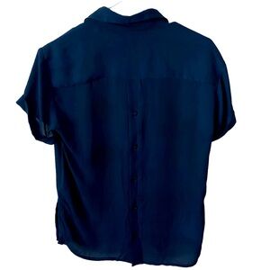 Dalia Collection Small blue front/ back buttons short sleeve Business Casual